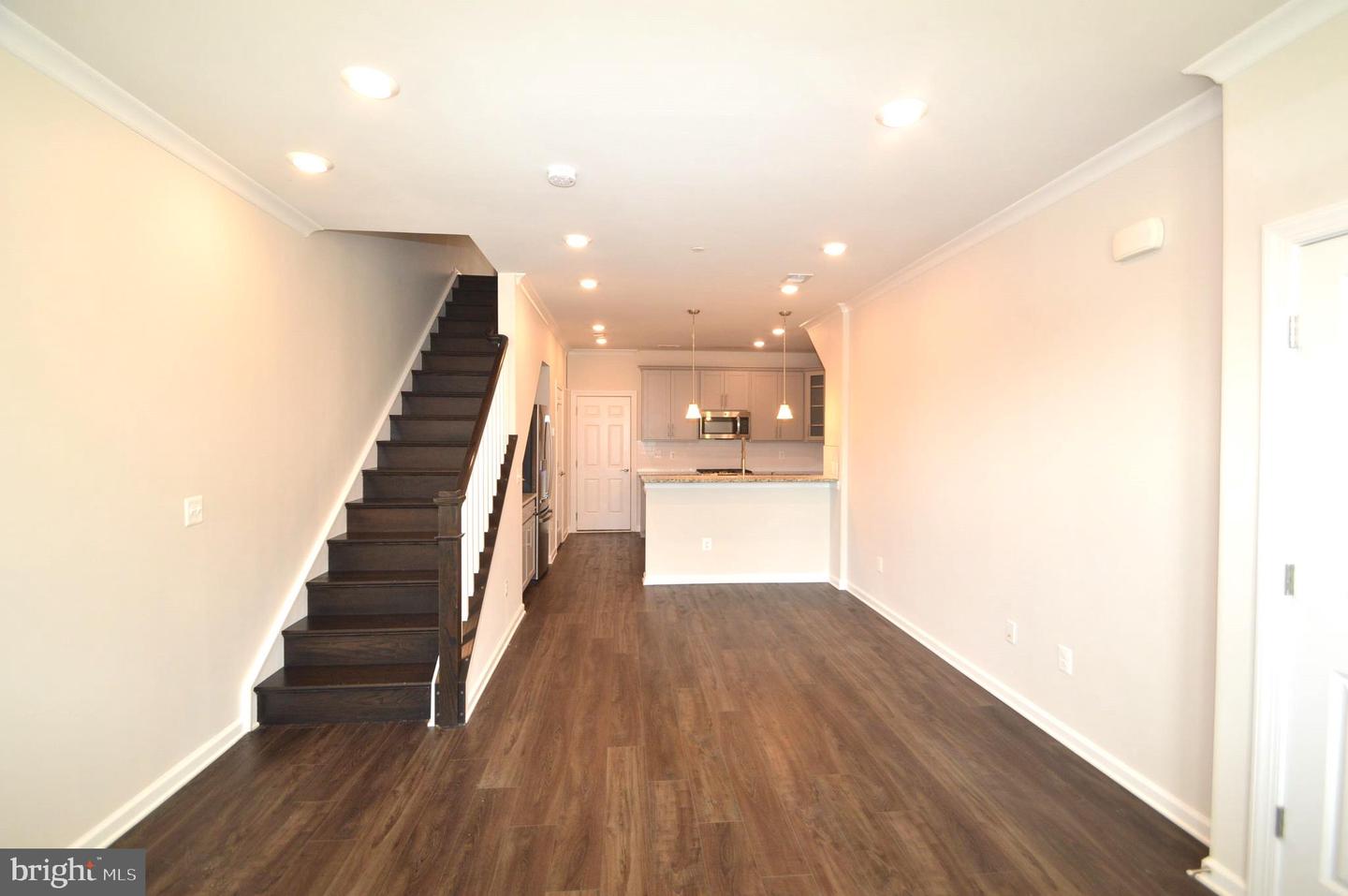 45091 Cappamore Ter Property Photo 9