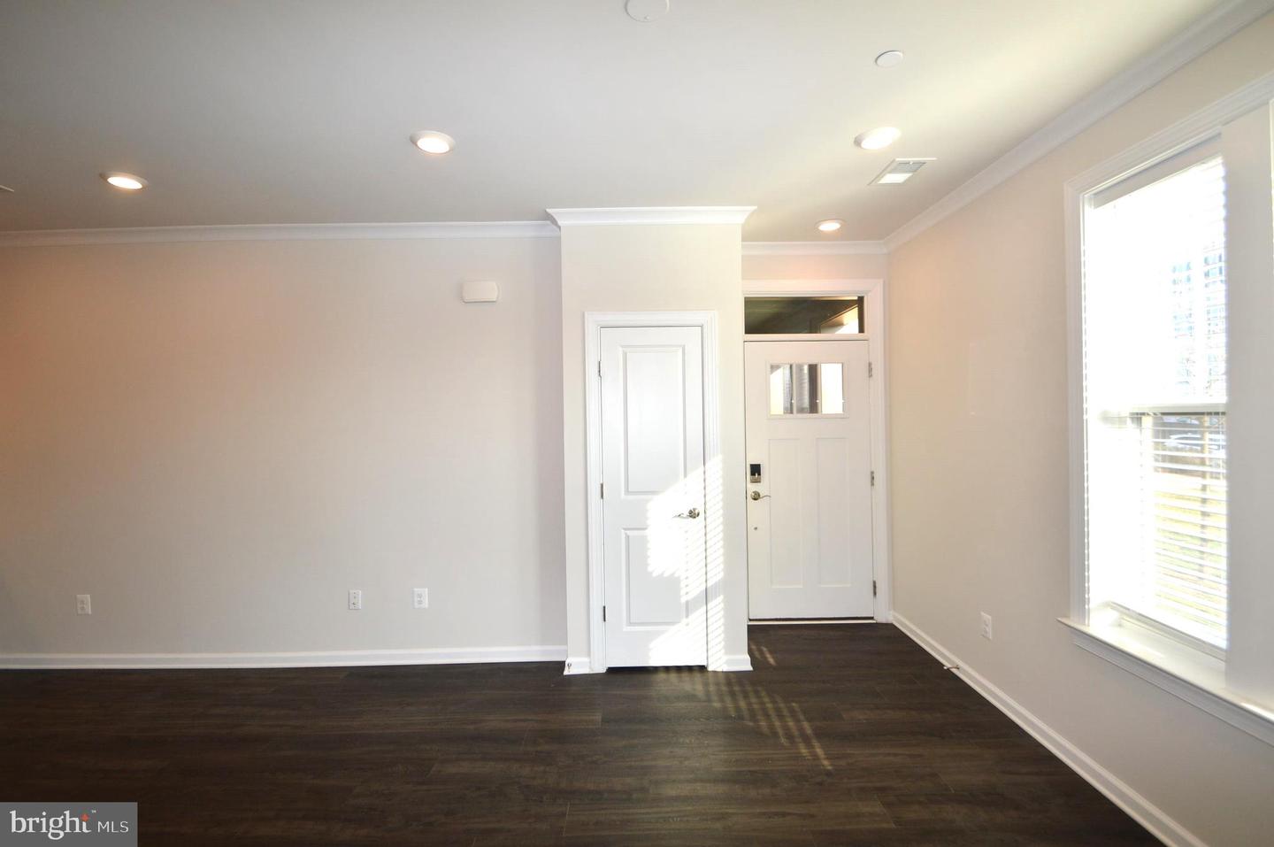 45091 Cappamore Ter Property Photo 11