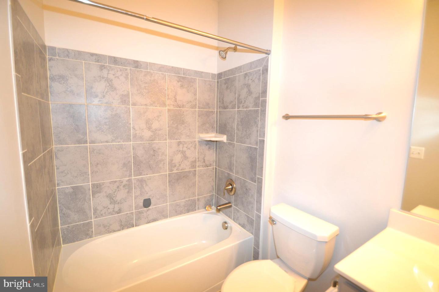 45091 Cappamore Ter Property Photo 36