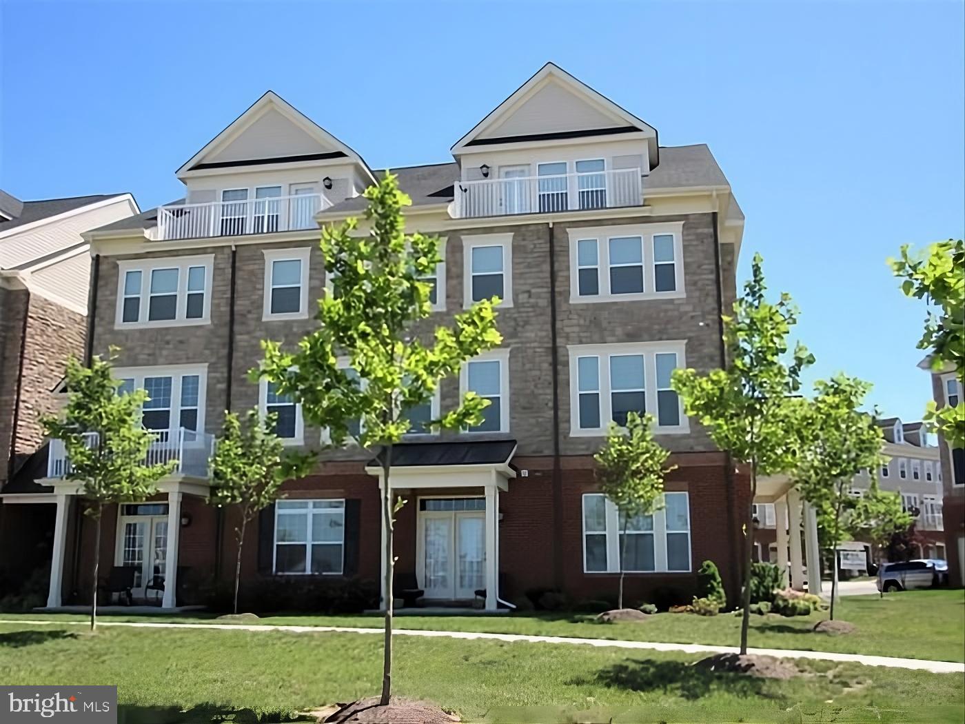 42581 Sunset Sq Property Photo 1