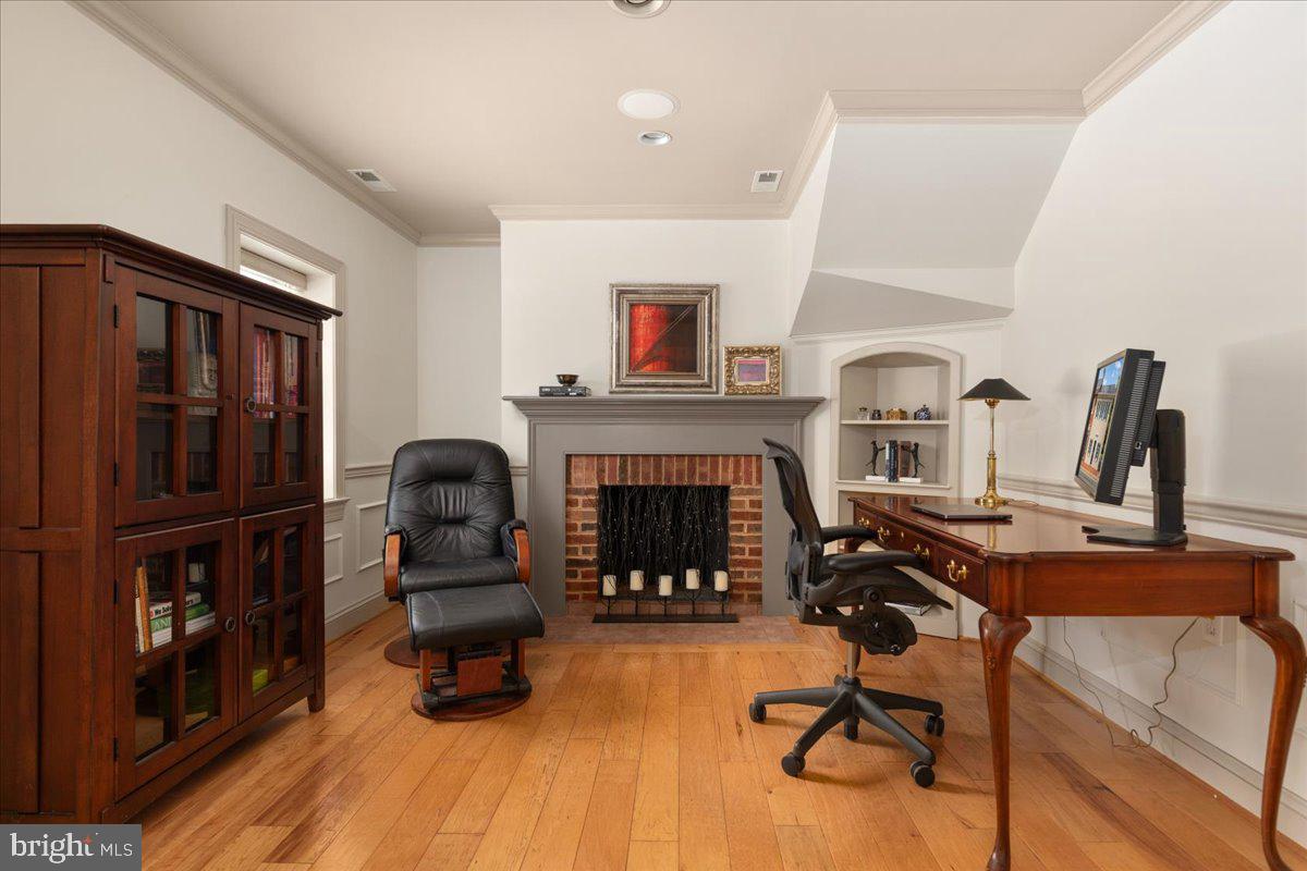 222 W Market St W Property Photo 2