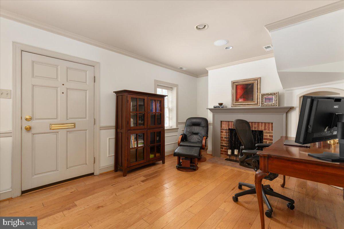 222 W Market St W Property Photo 4