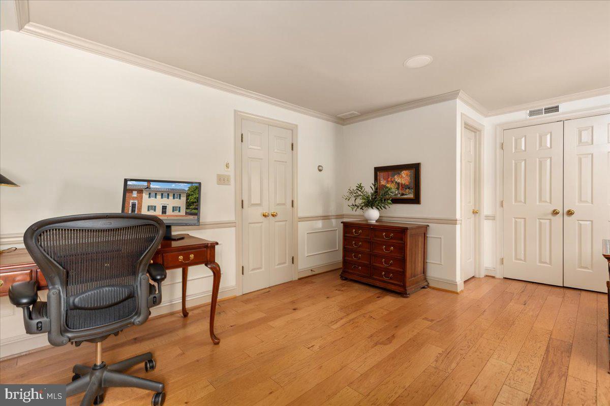 222 W Market St W Property Photo 5