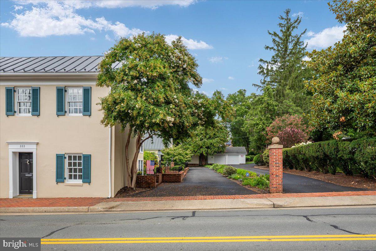 222 W Market St W Property Photo 49