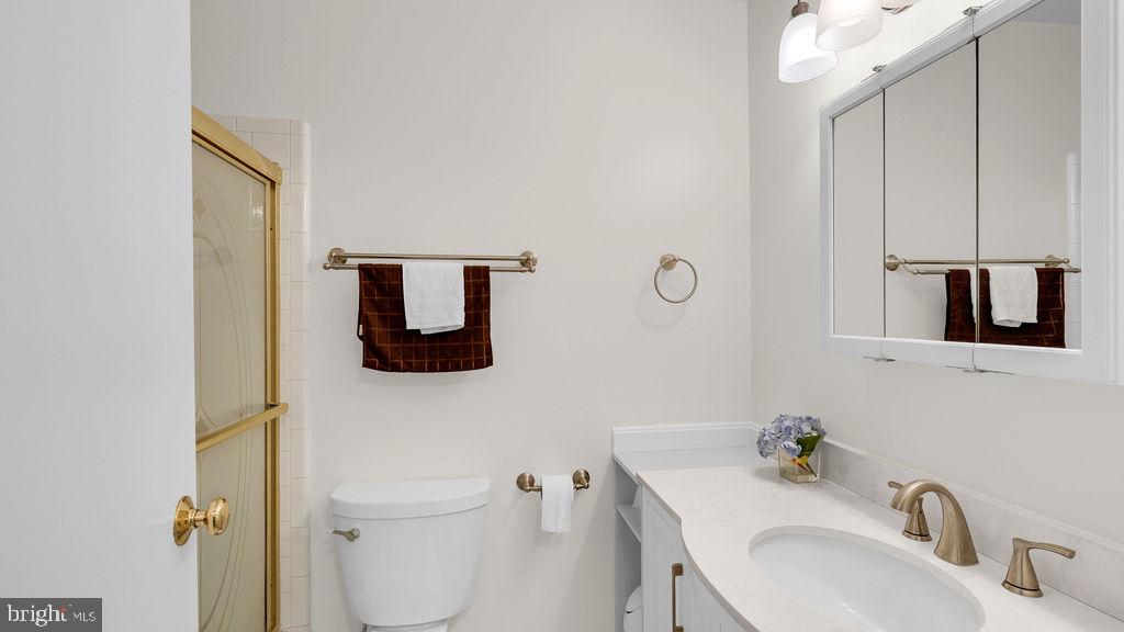 1115 S Dickenson Ave Property Photo 18