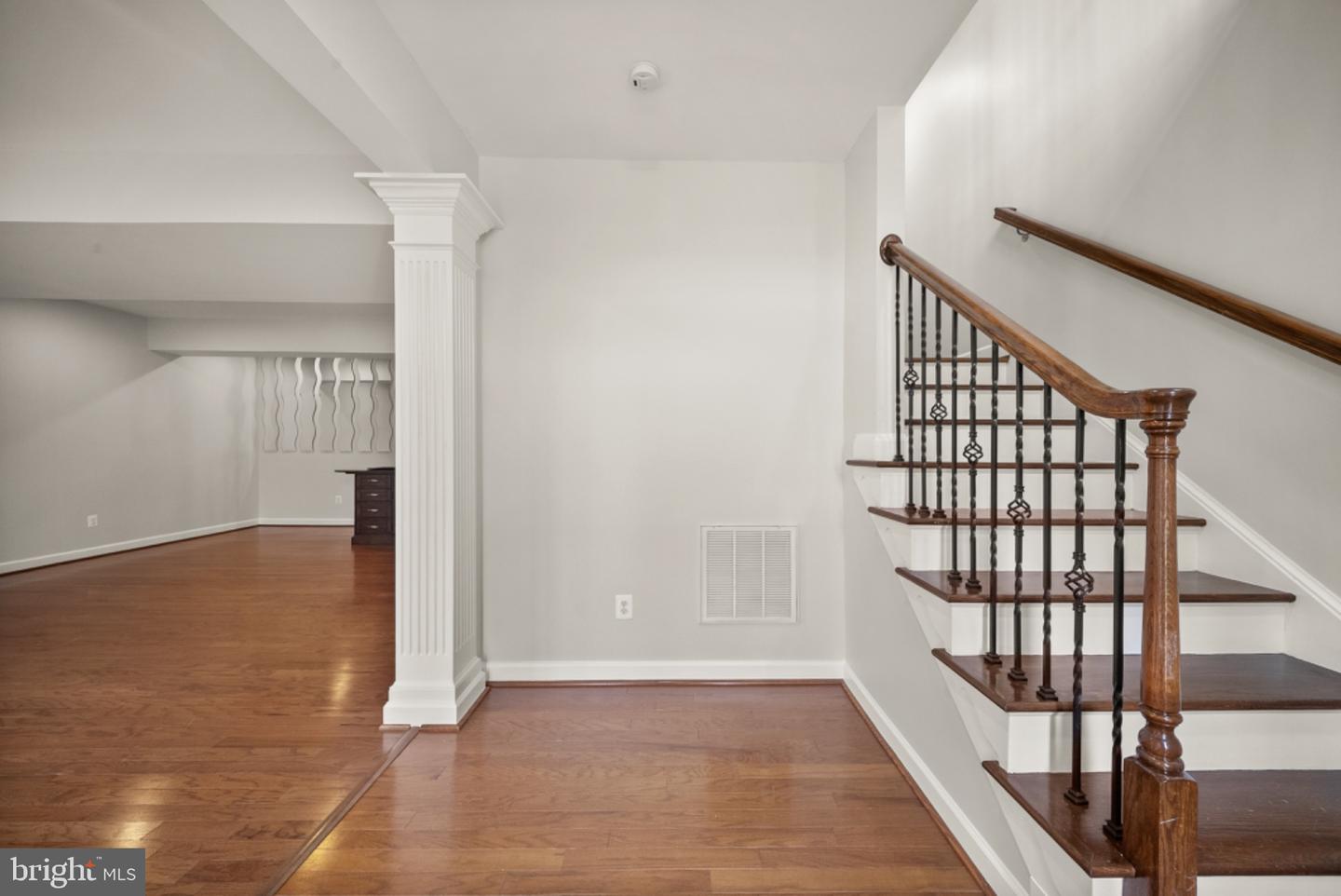 42532 Rowderbury Sq Property Photo 5