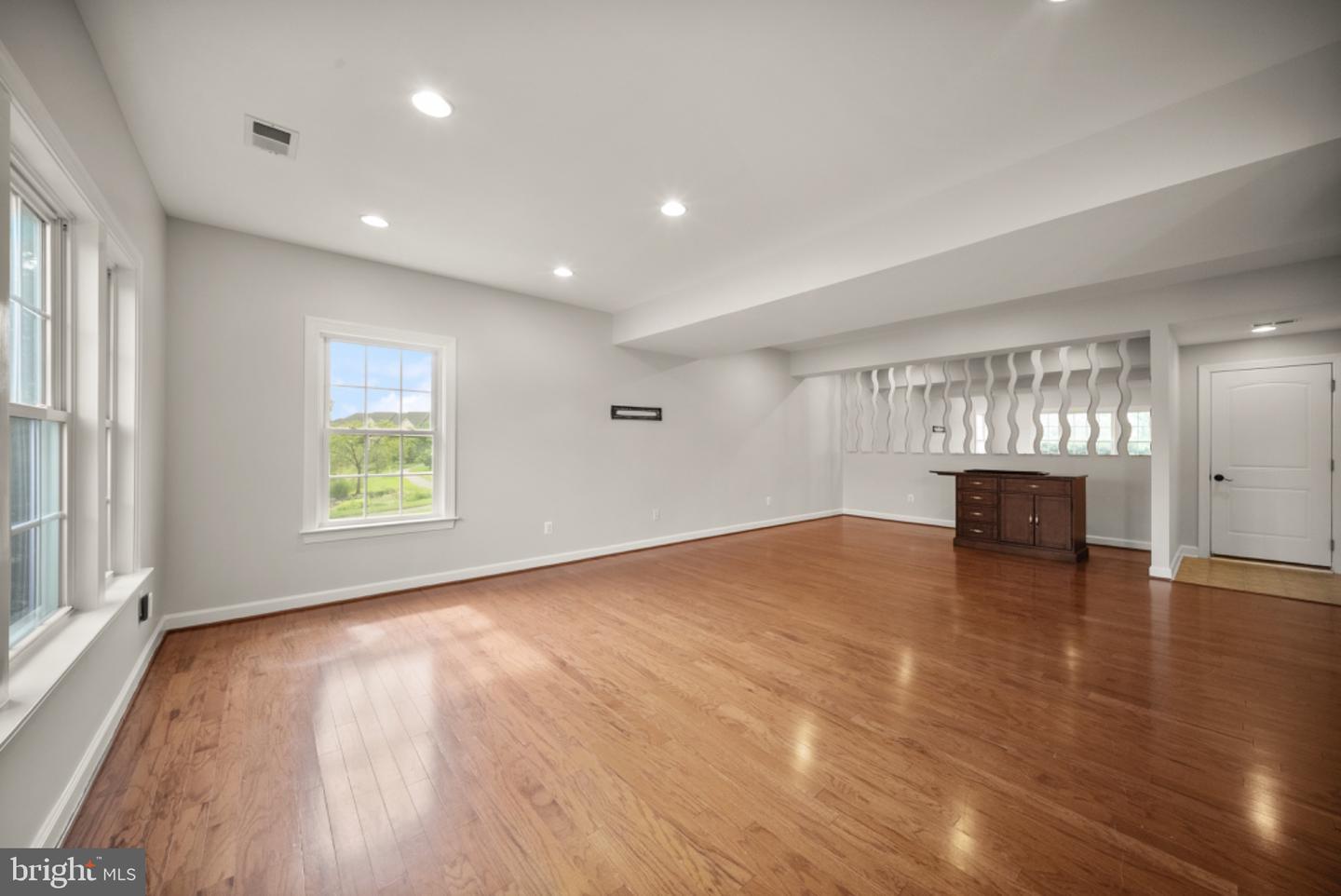 42532 Rowderbury Sq Property Photo 7