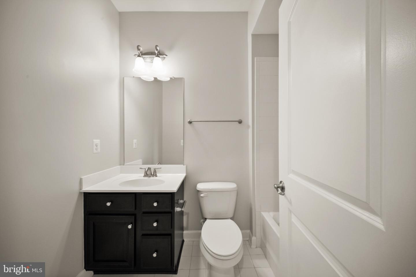 42532 Rowderbury Sq Property Photo 10