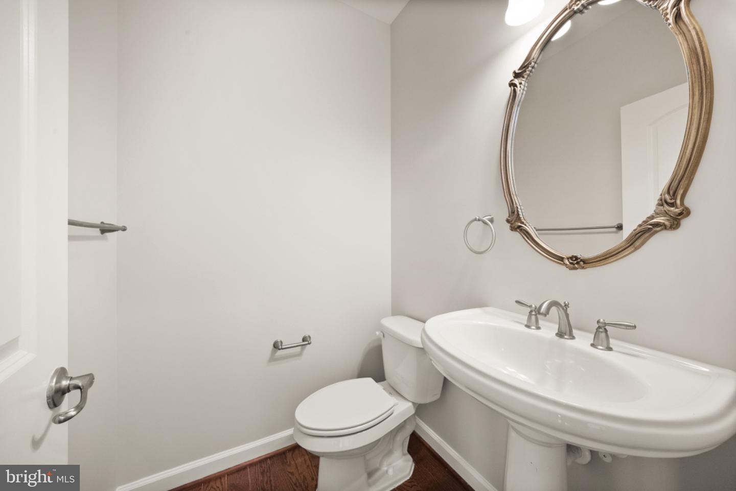 42532 Rowderbury Sq Property Photo 29