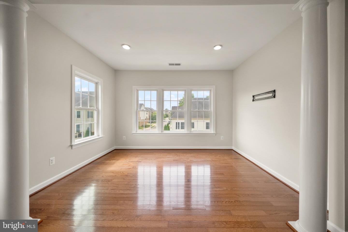 42532 Rowderbury Sq Property Photo 34