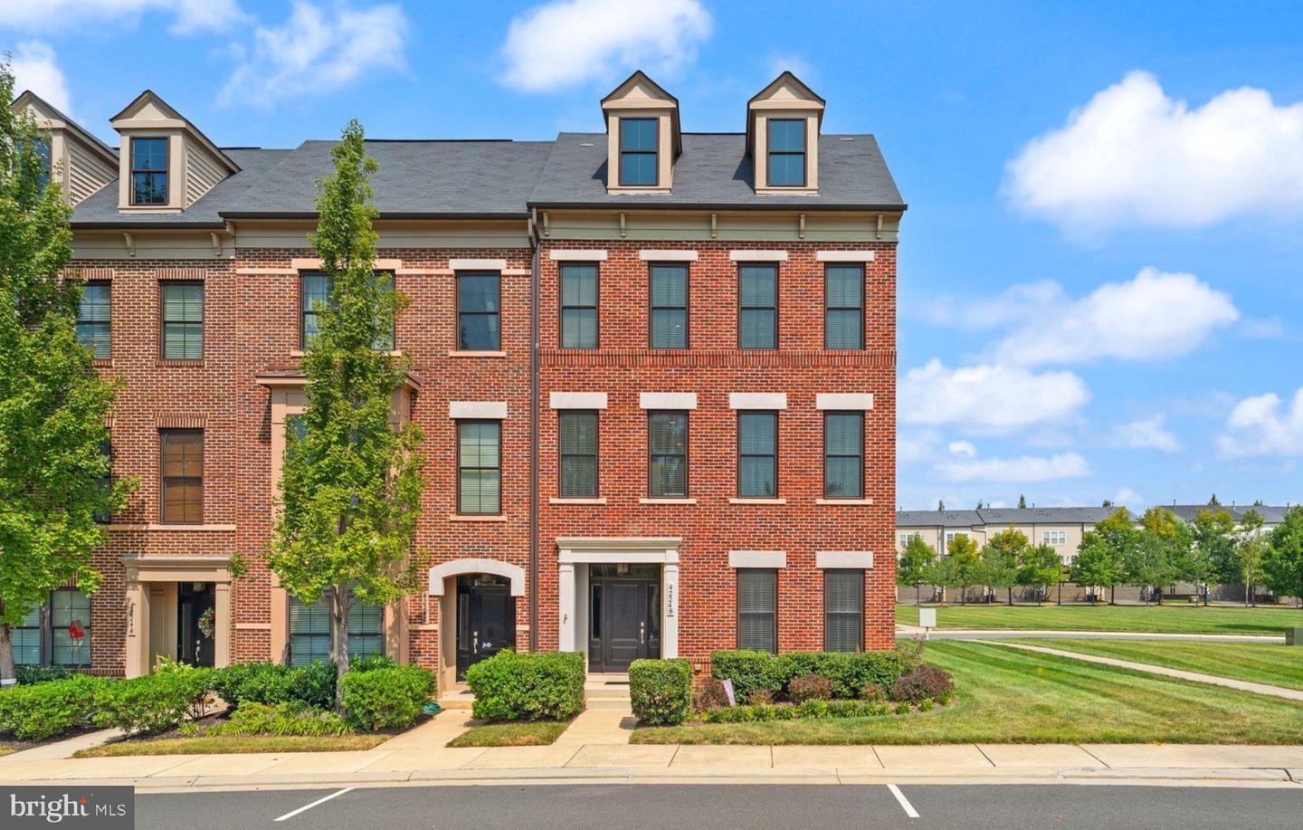 42248 Palladian Blue Ter Property Photo 1