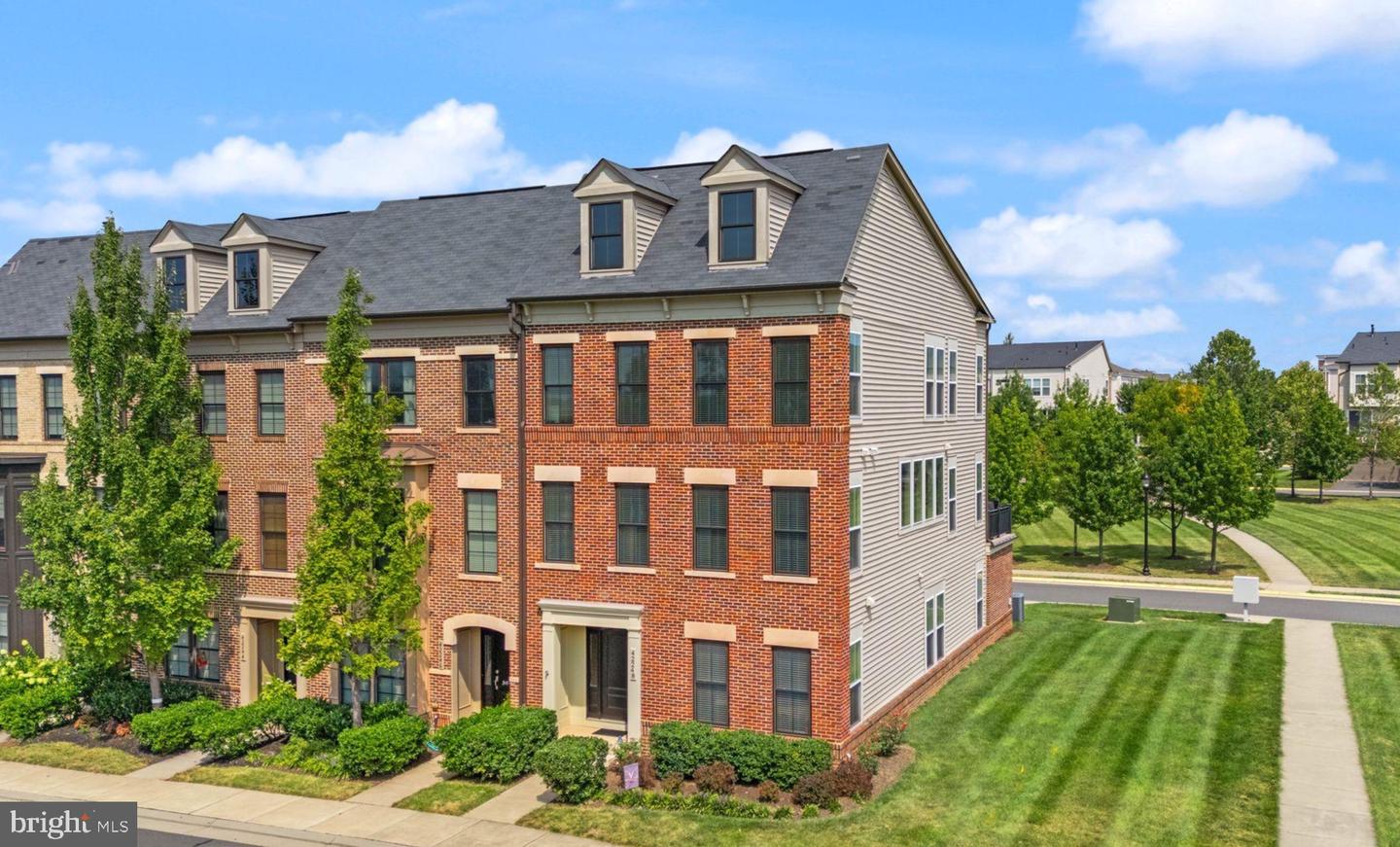 42248 Palladian Blue Ter Property Photo 2