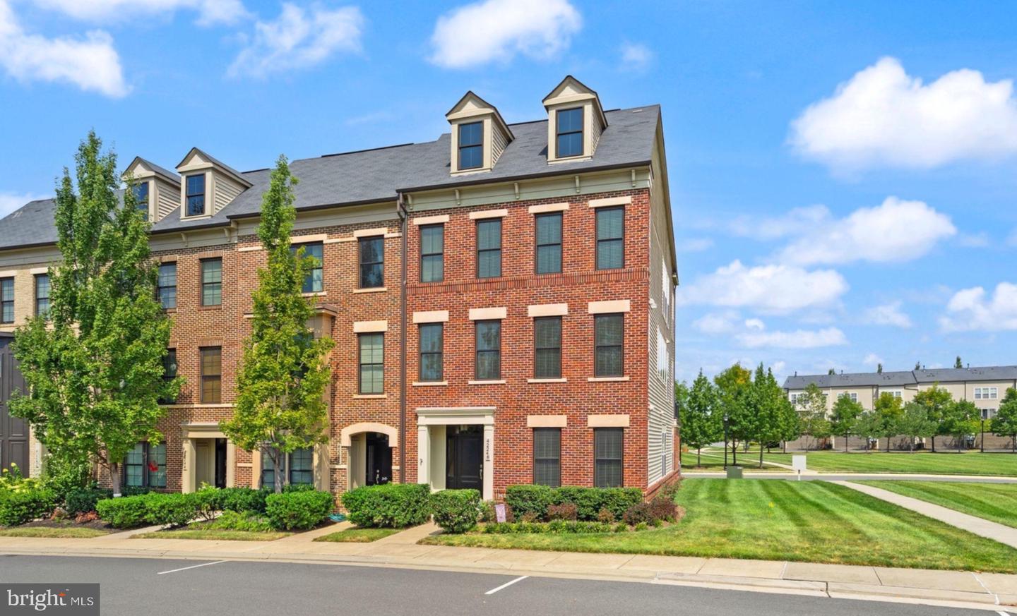 42248 Palladian Blue Ter Property Photo 3