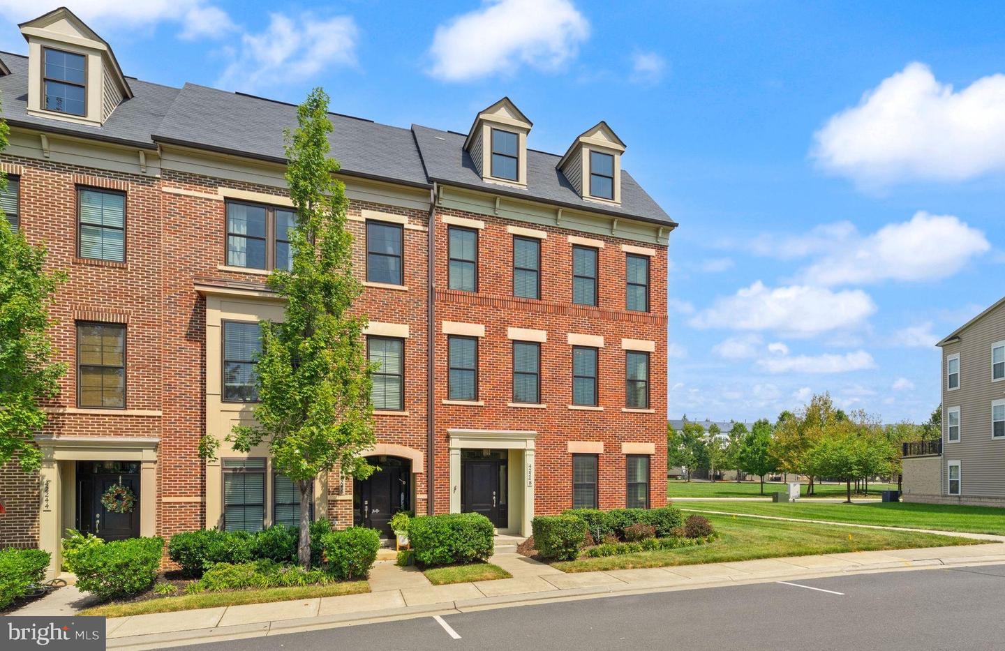 42248 Palladian Blue Ter Property Photo 4