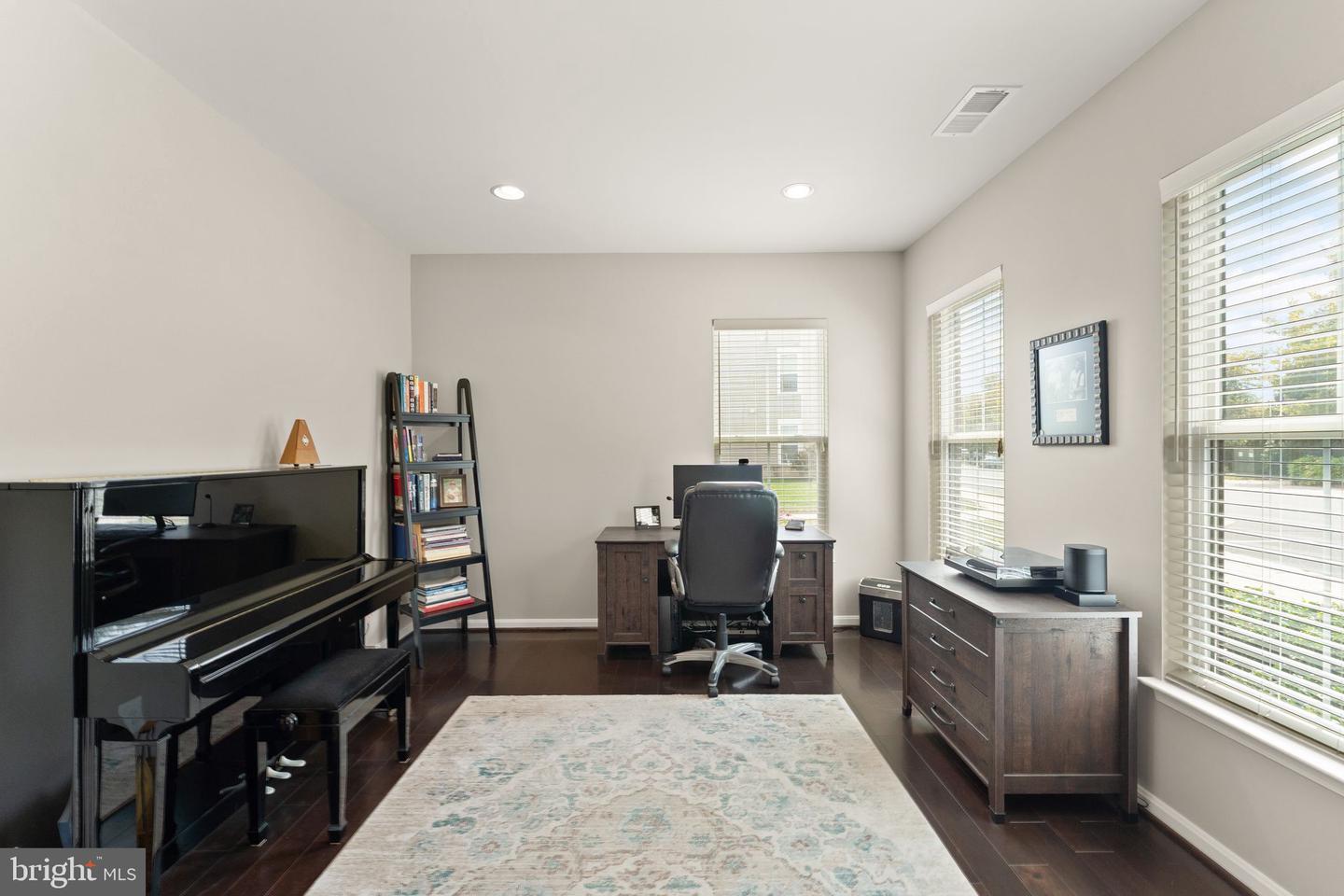 42248 Palladian Blue Ter Property Photo 9