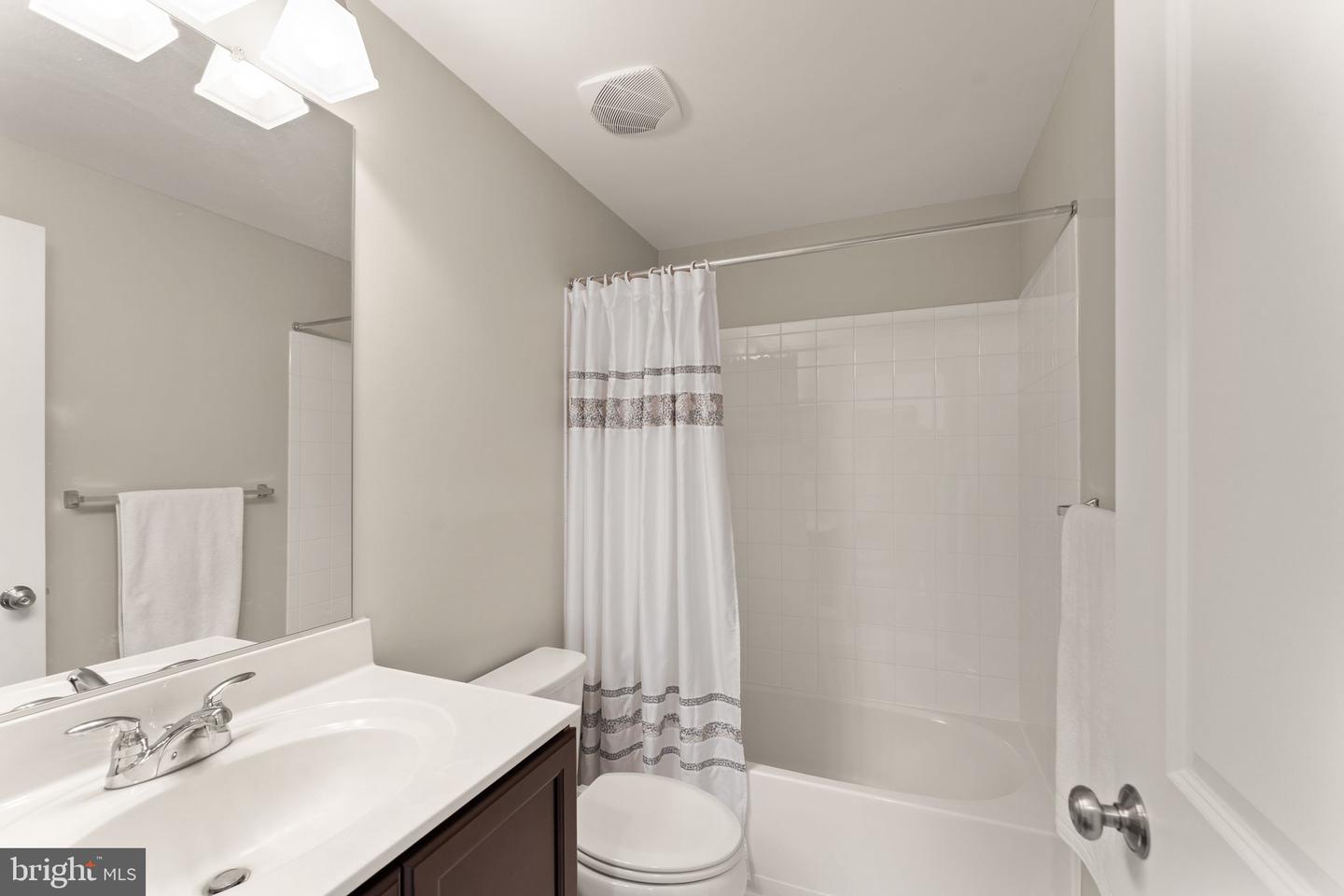 42248 Palladian Blue Ter Property Photo 14