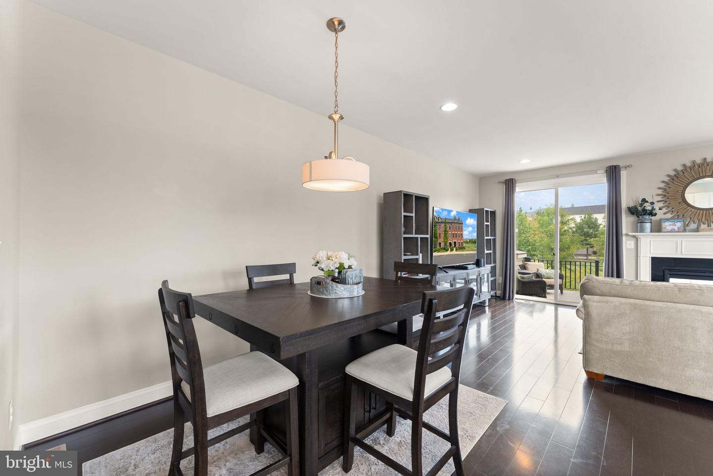 42248 Palladian Blue Ter Property Photo 25