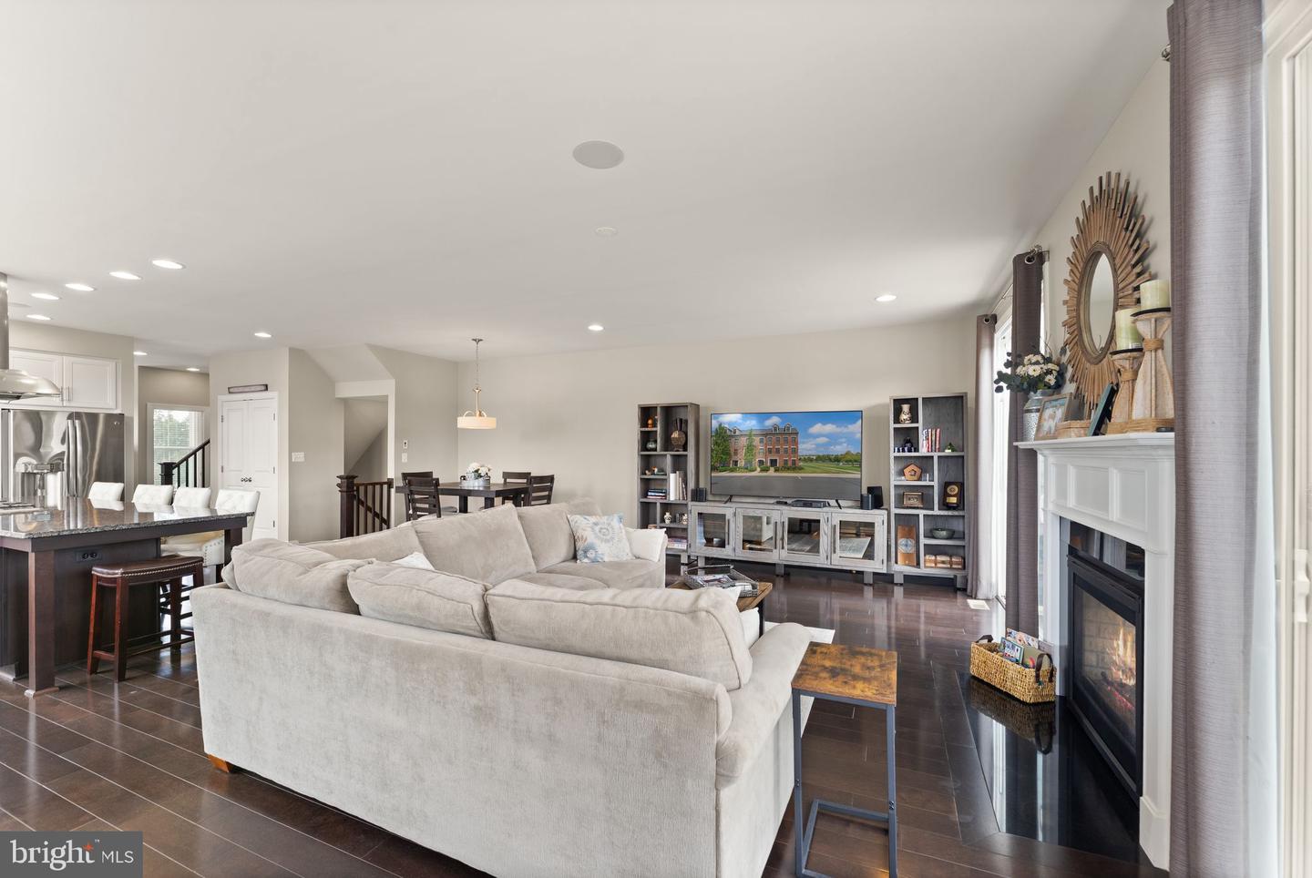 42248 Palladian Blue Ter Property Photo 32