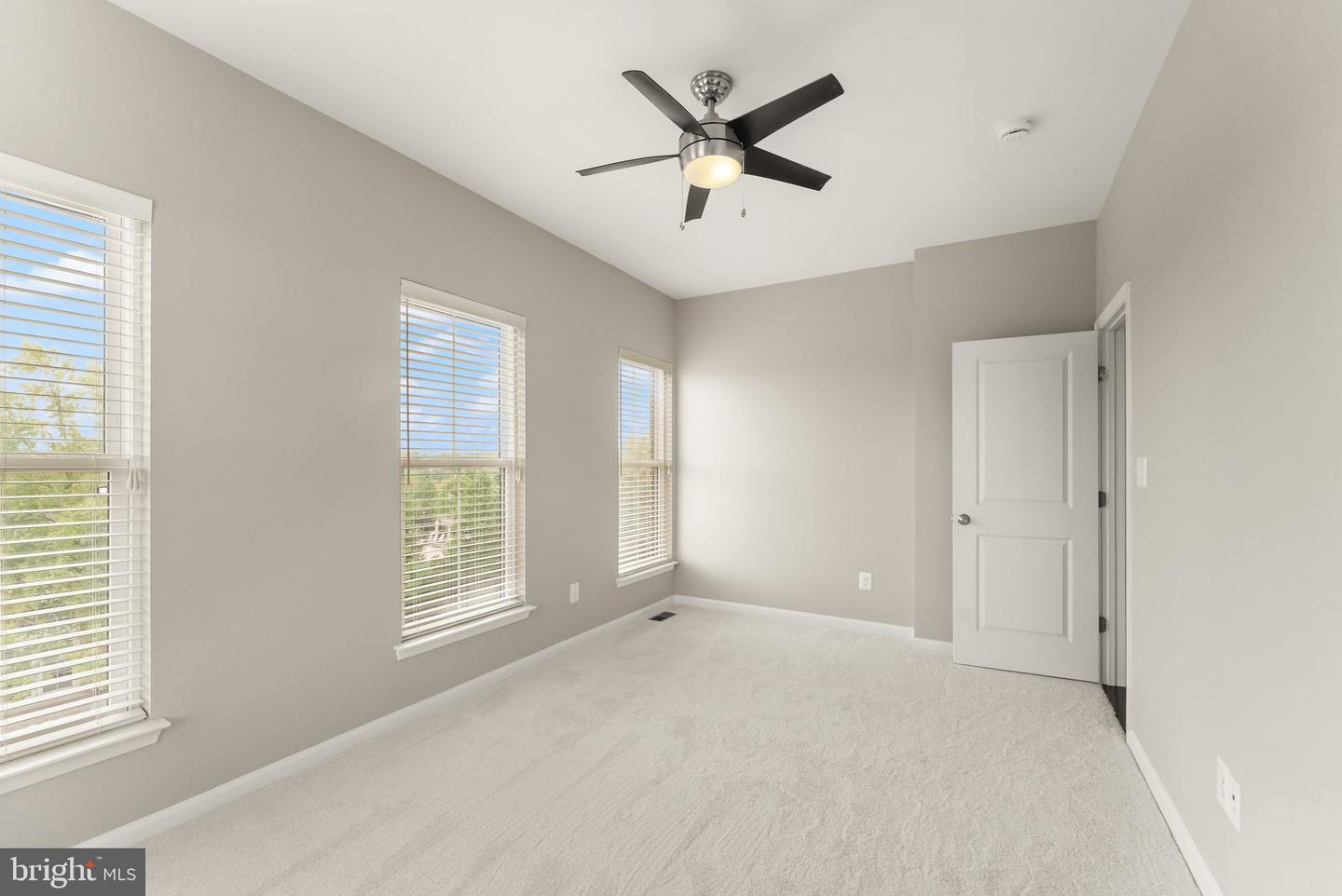 42248 Palladian Blue Ter Property Photo 51