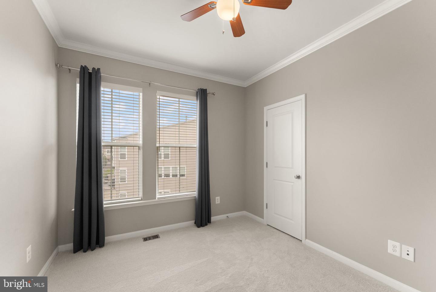 42248 Palladian Blue Ter Property Photo 54