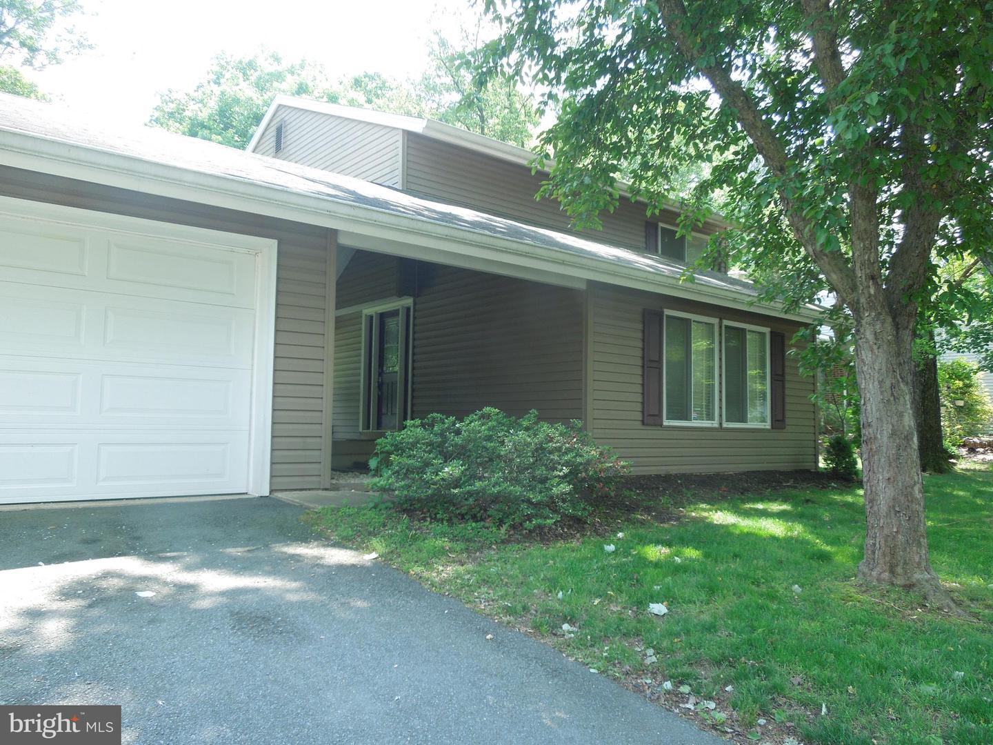 7 BISCAYNE PL Property Photo 1