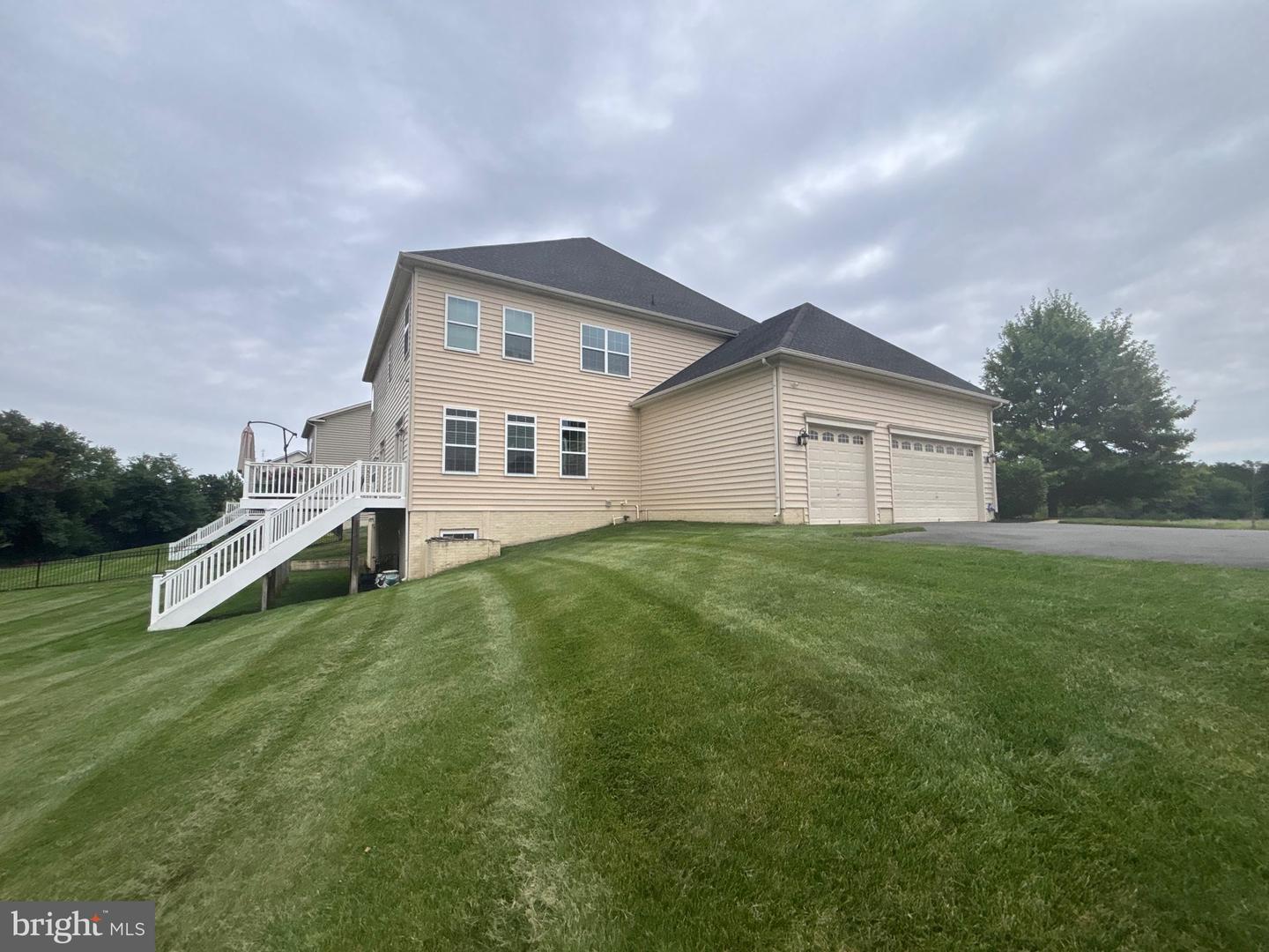 41910 Scotchbridge Pl Property Photo 4
