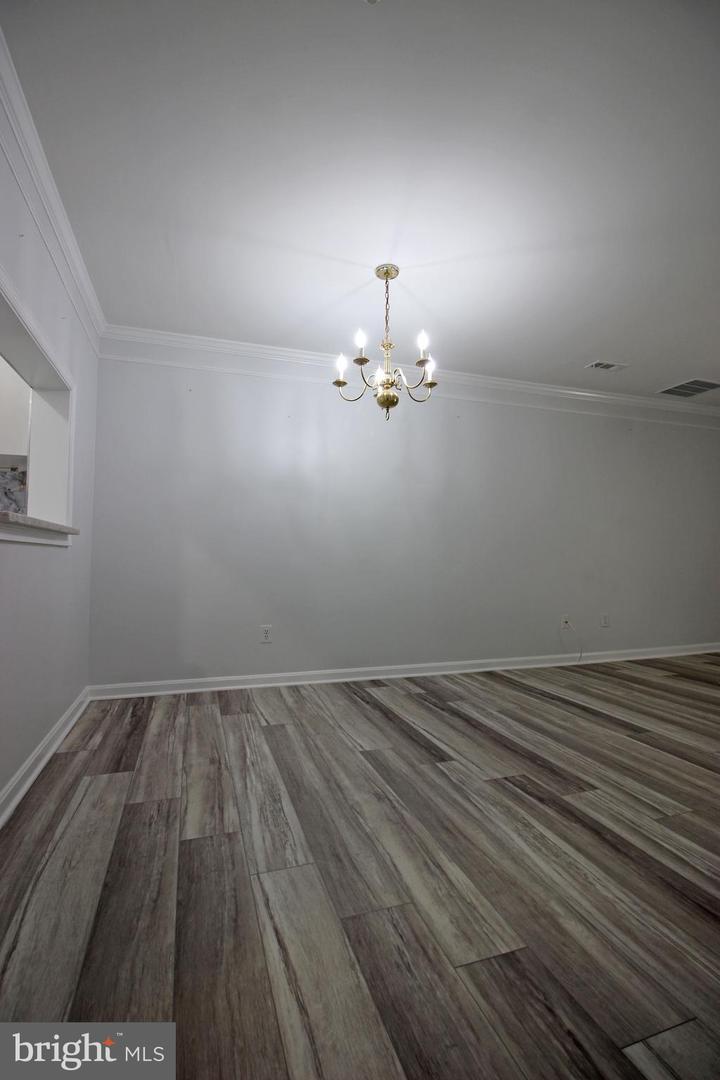 21783 Baldwin Sq Property Photo 6