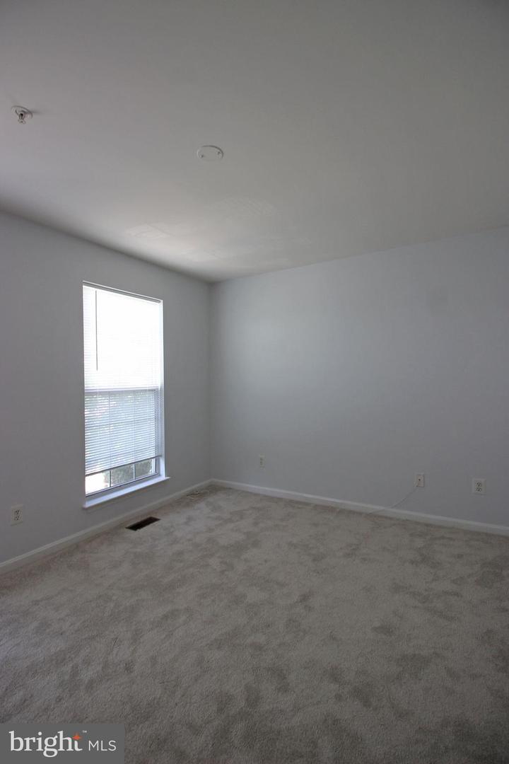 21783 Baldwin Sq Property Photo 12