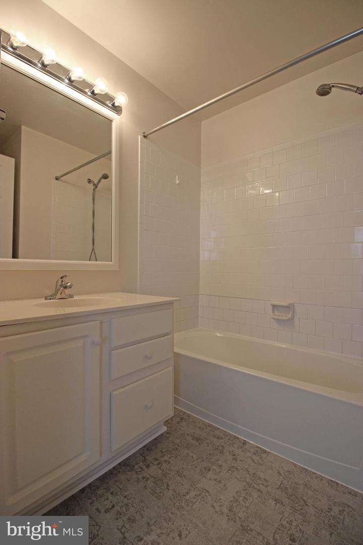 21783 Baldwin Sq Property Photo 16