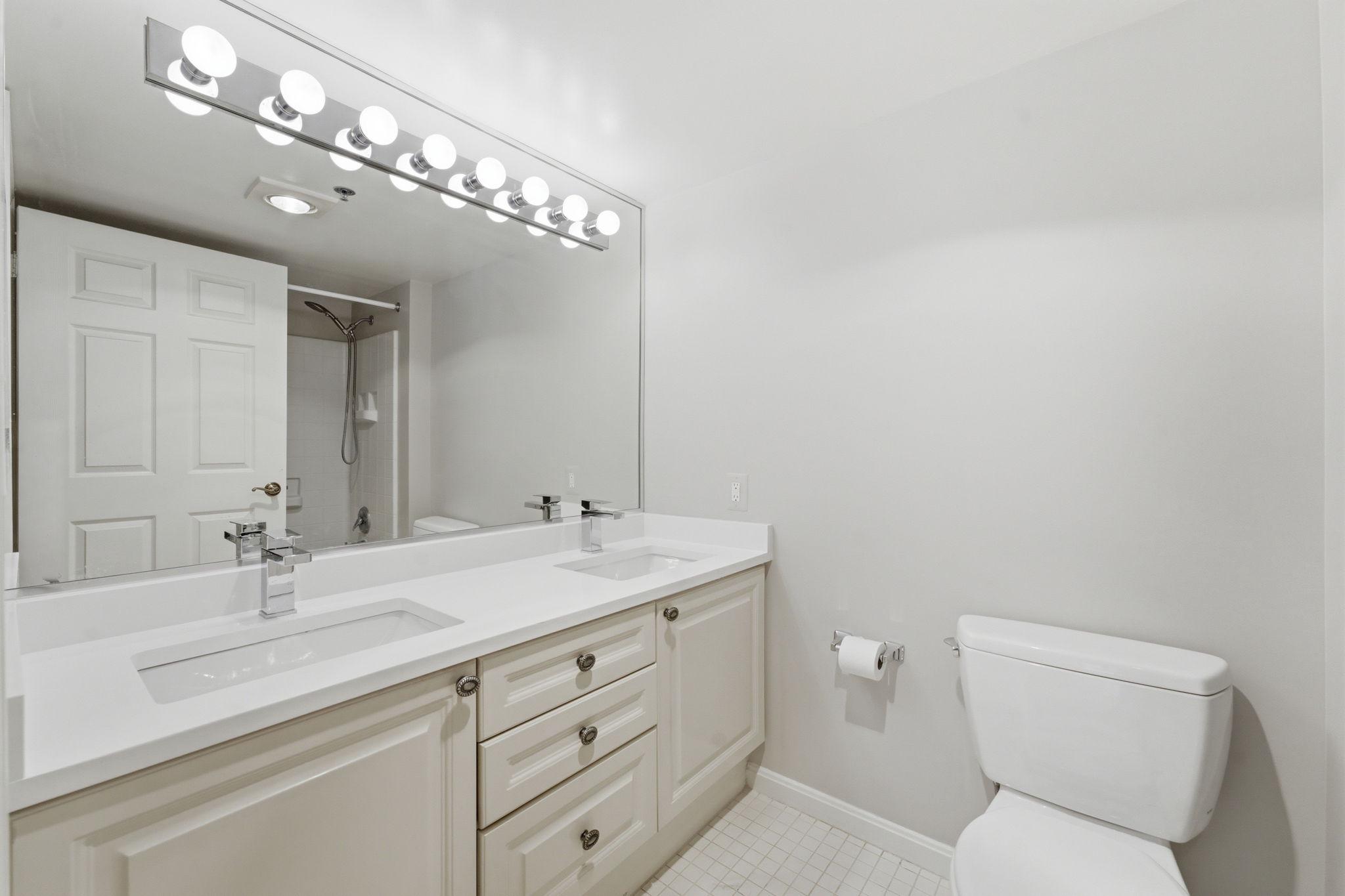 19385 Cypress Ridge Ter #219 Property Photo 24