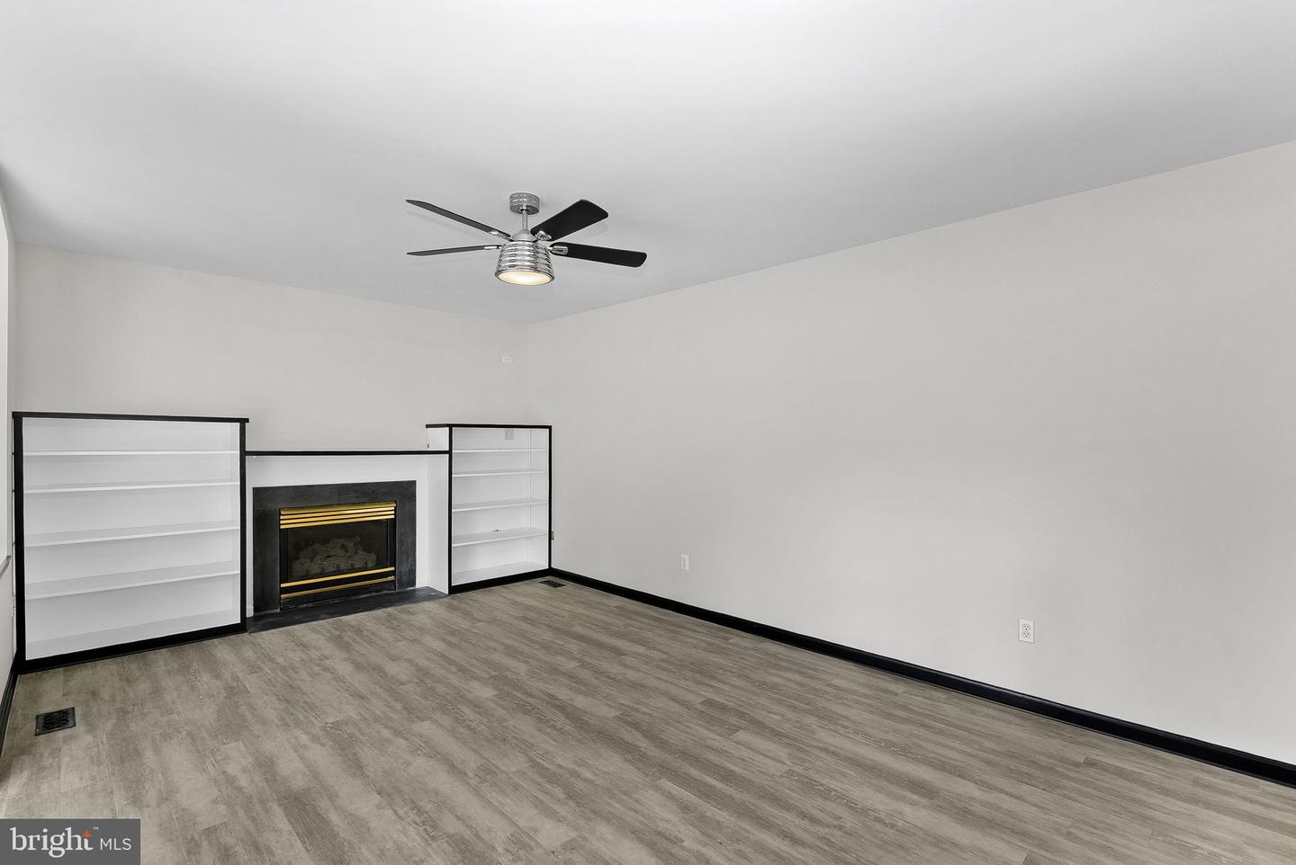 37743 Sutton Dr Property Photo 21