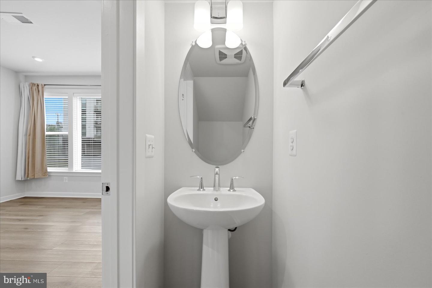 43728 Transit Sq Property Photo 7