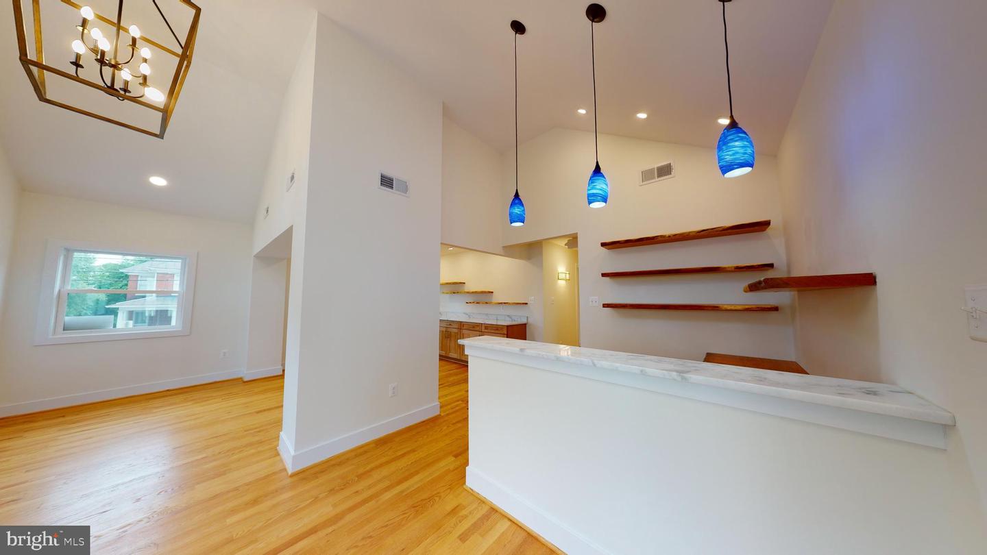 150 N Hatcher Ave #100 Property Photo 8