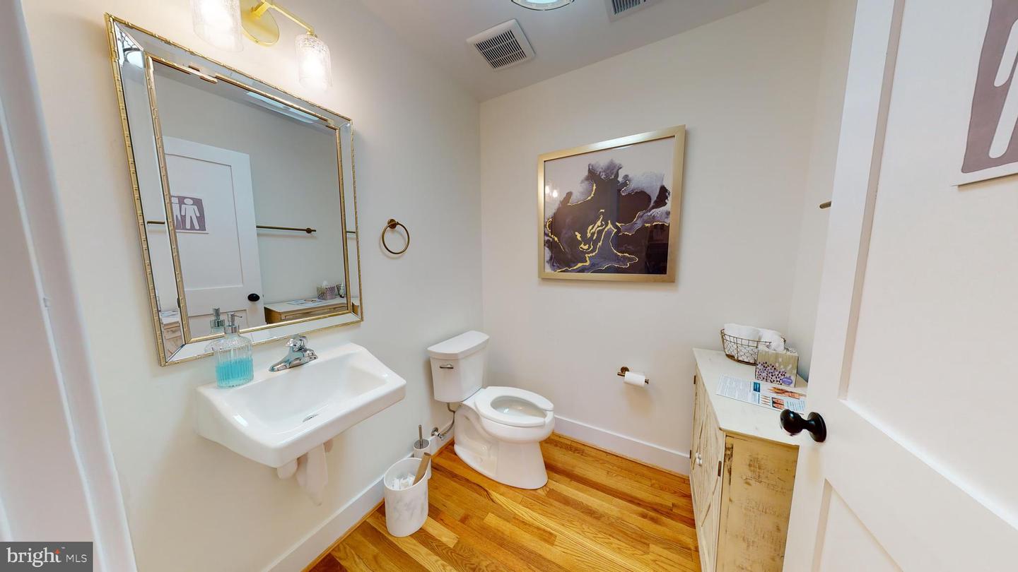 150 N Hatcher Ave #100 Property Photo 9