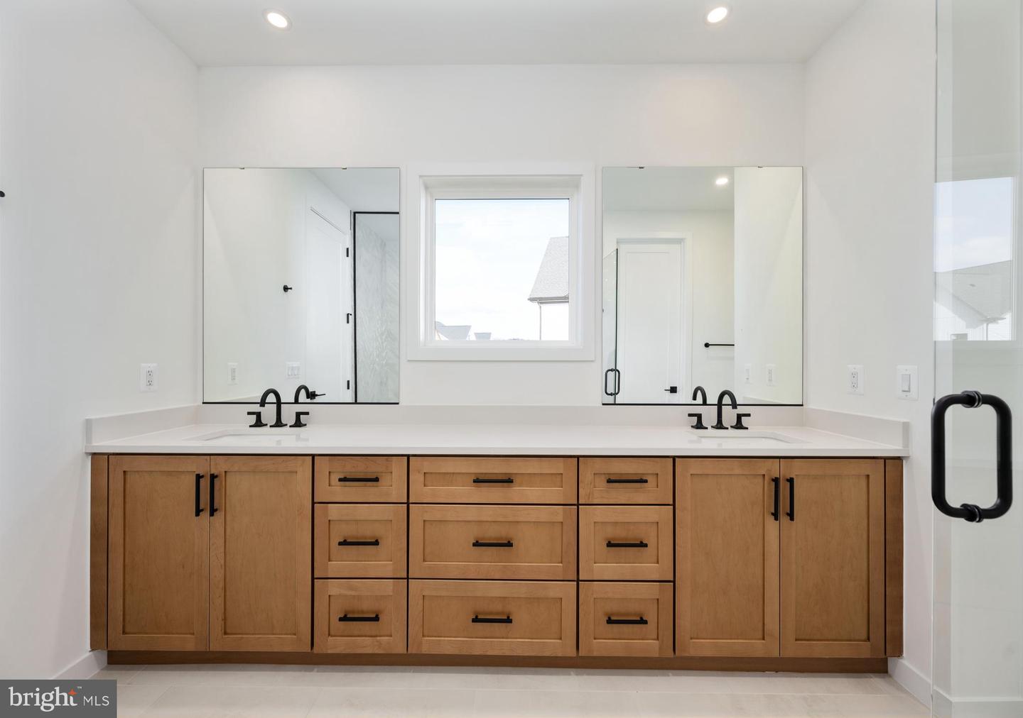 23131 Parkside Village Cir Property Photo 6