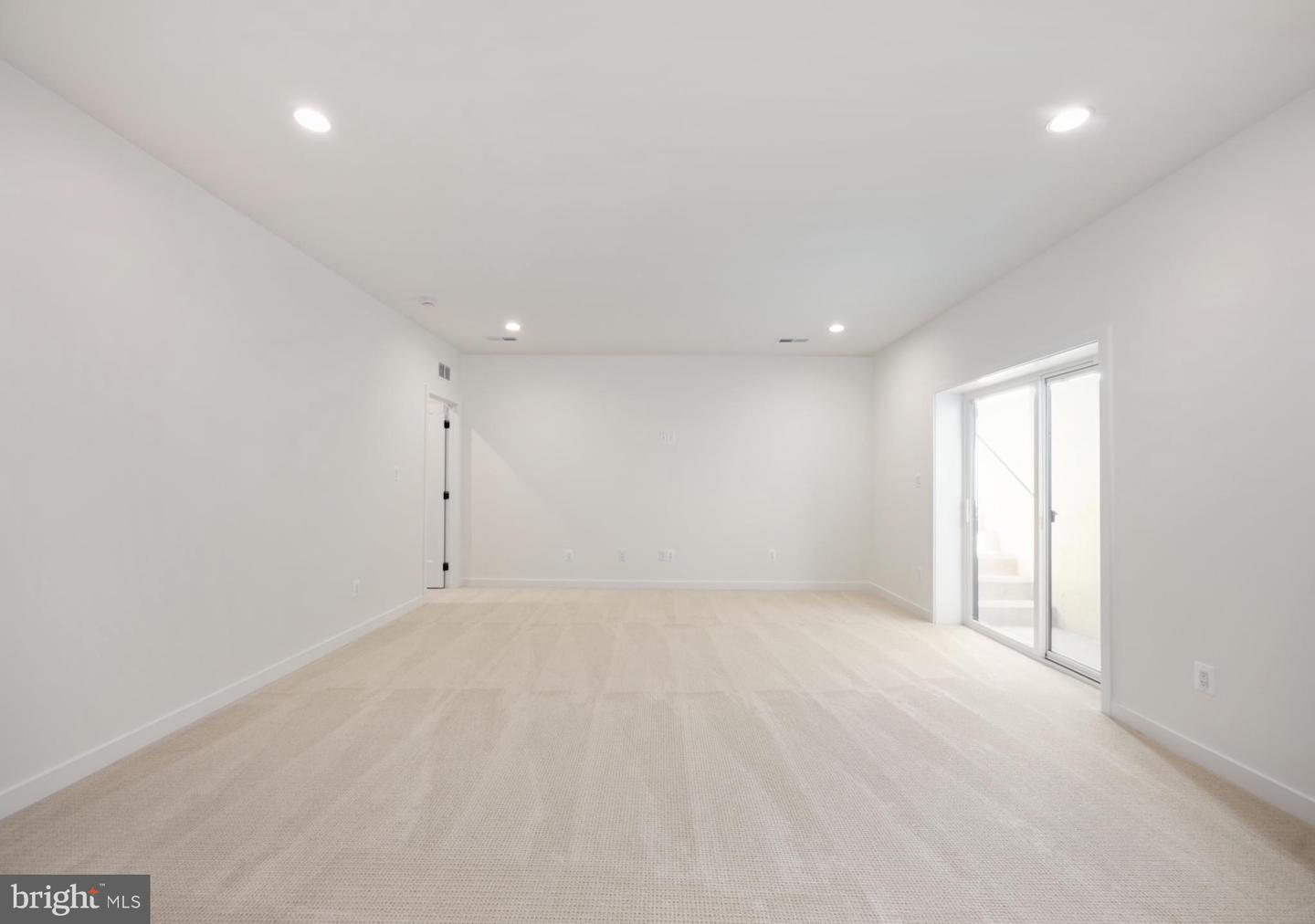 23131 Parkside Village Cir Property Photo 8
