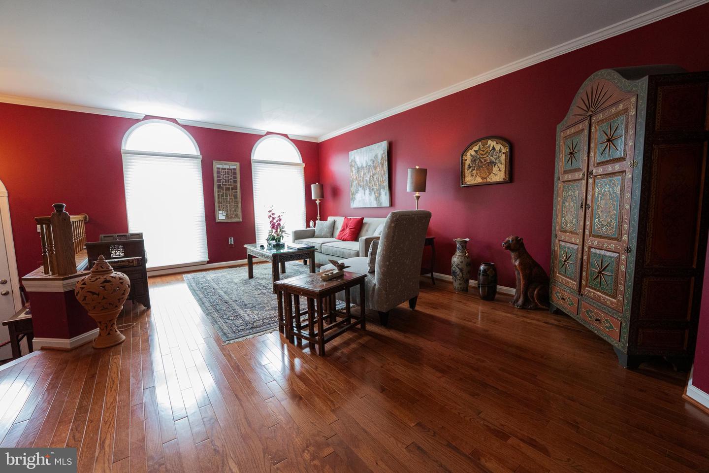 20933 Sandstone Sq Property Photo 3