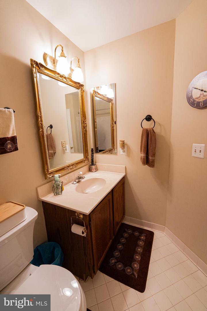 20933 Sandstone Sq Property Photo 14
