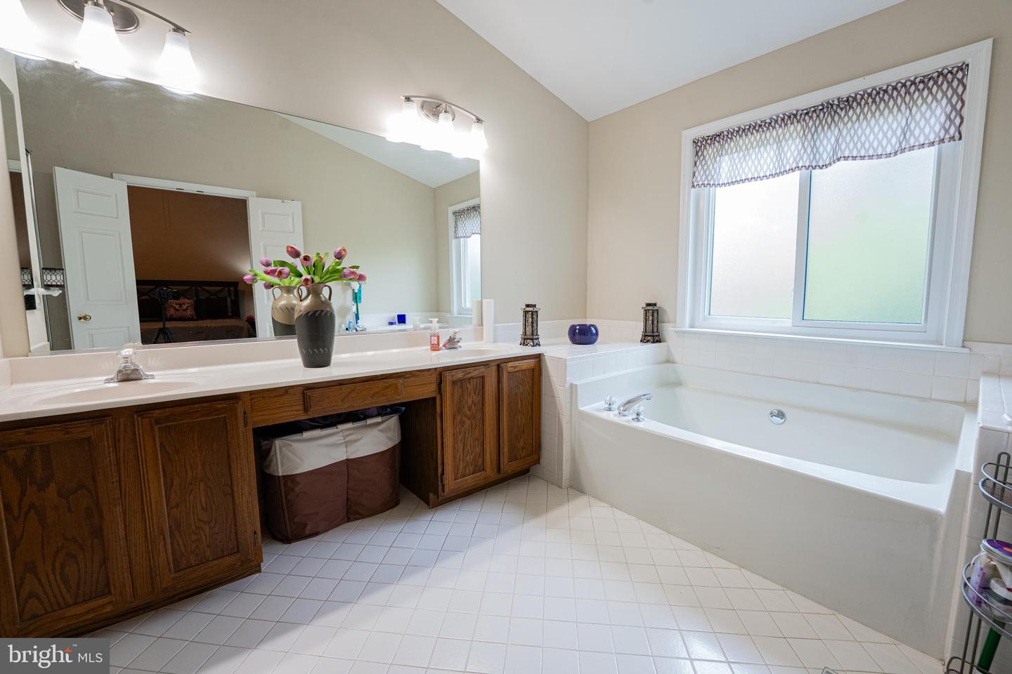 20933 Sandstone Sq Property Photo 17