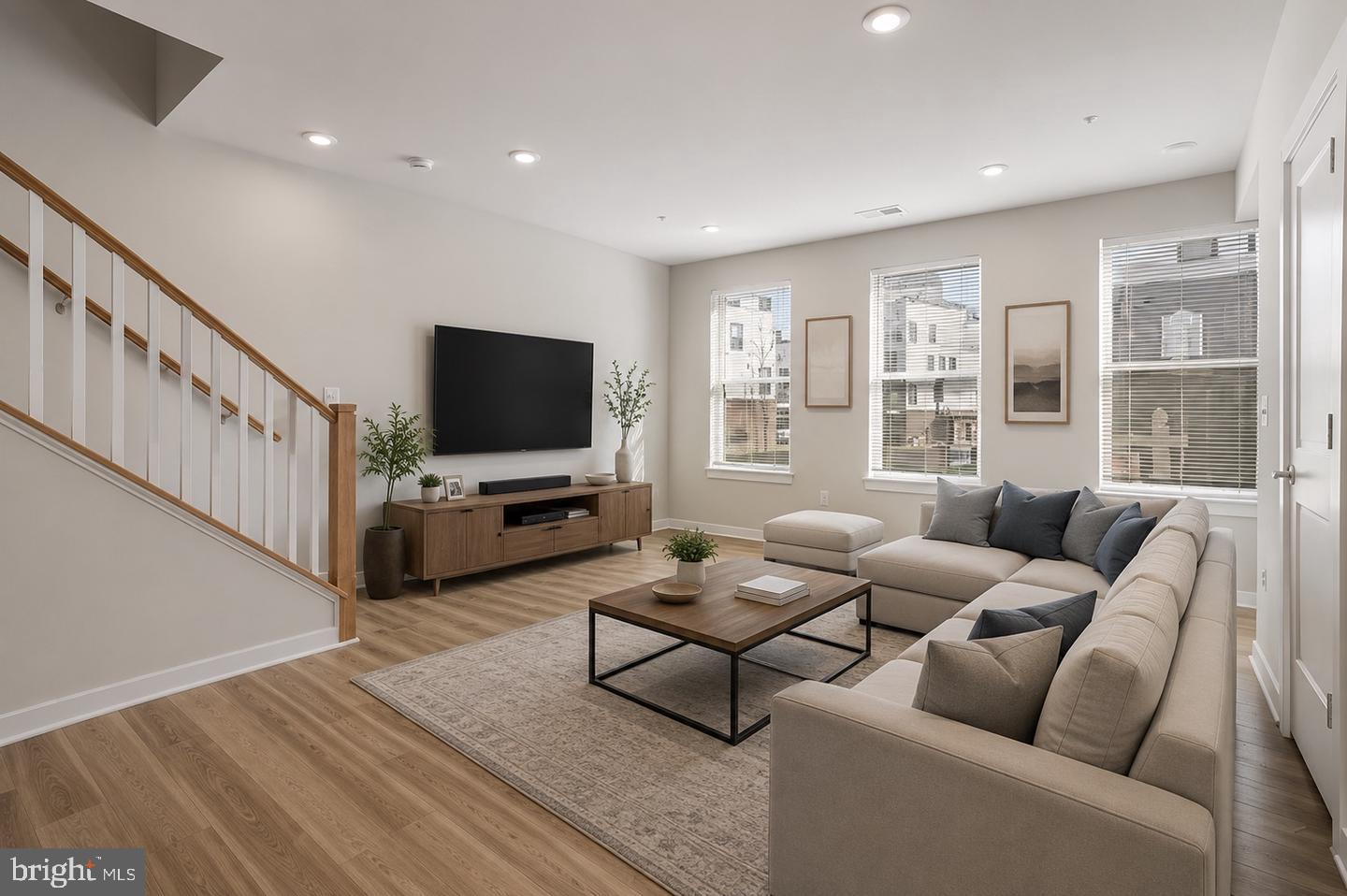 20280 Newfoundland Sq Property Photo 5
