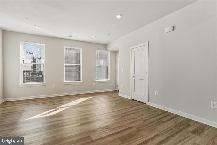 20280 Newfoundland Sq Property Photo 7