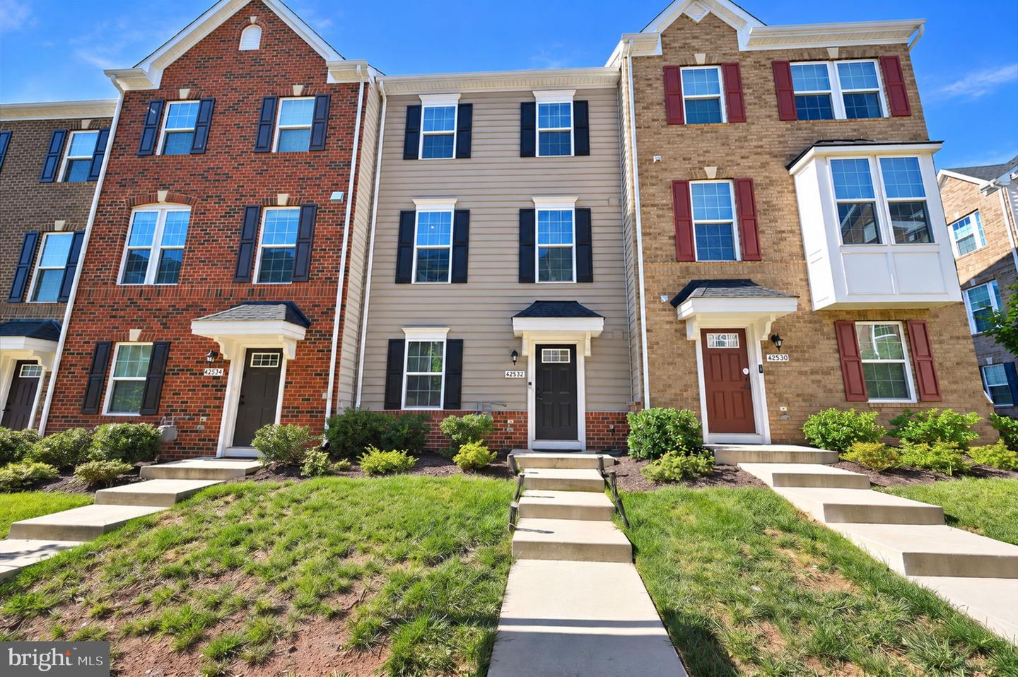 42532 Tiber Falls Sq Property Photo 3