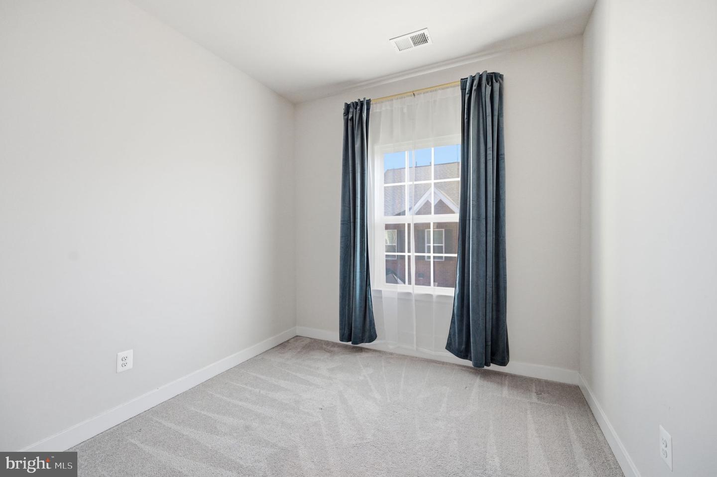 42532 Tiber Falls Sq Property Photo 26