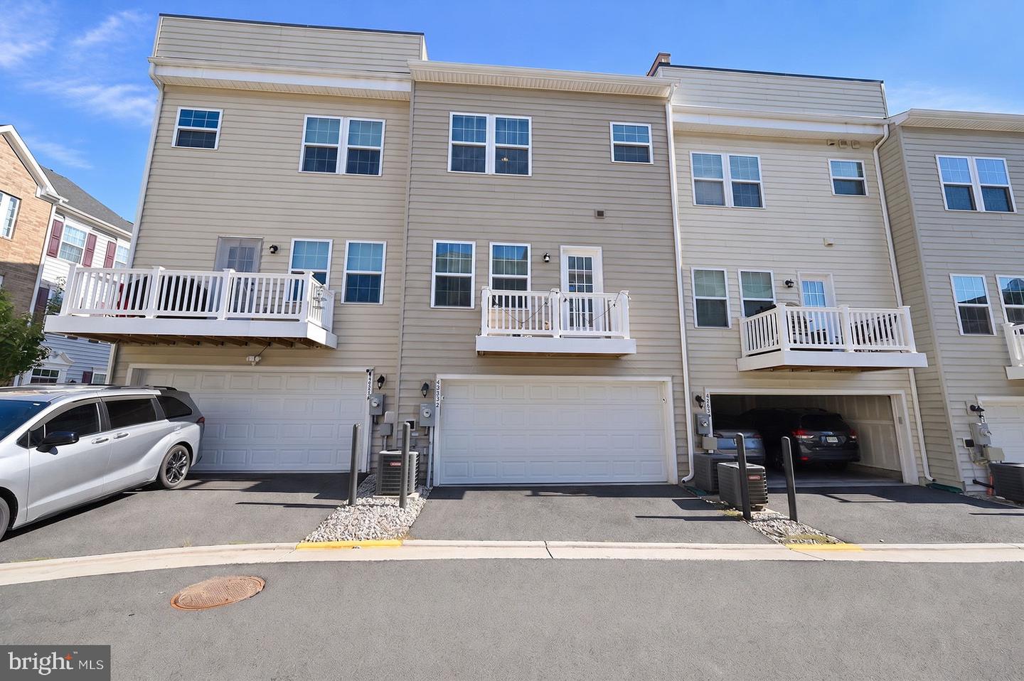 42532 Tiber Falls Sq Property Photo 38