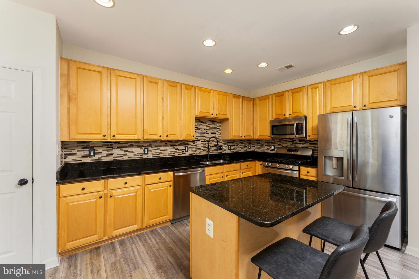 42795 Shaler St Property Photo 6