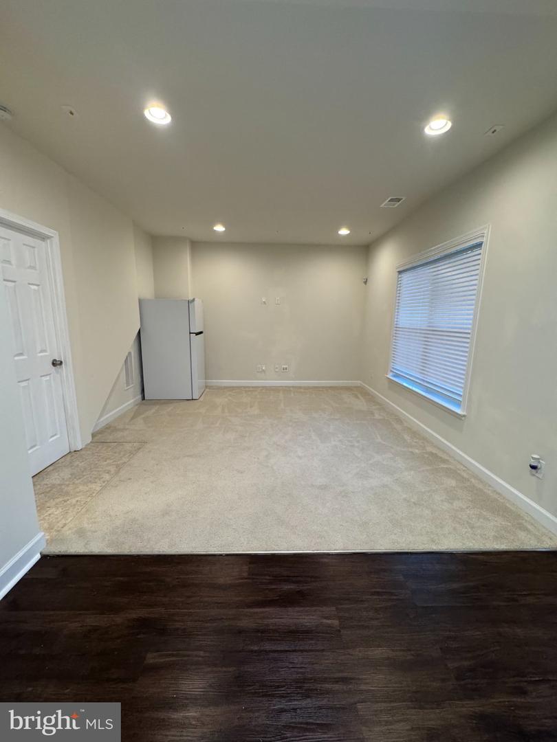 42628 Oak Park Sq Property Photo 8