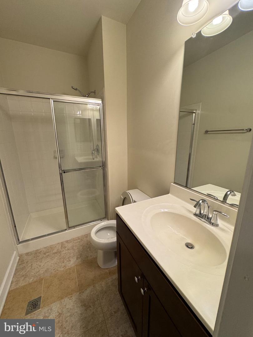 42628 Oak Park Sq Property Photo 11