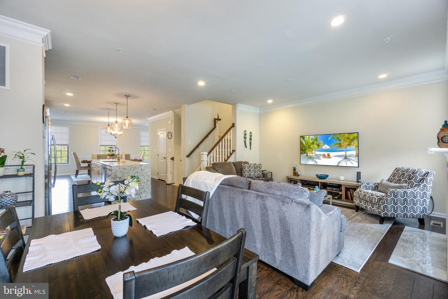 22503 Naugatuck Sq Property Photo 17