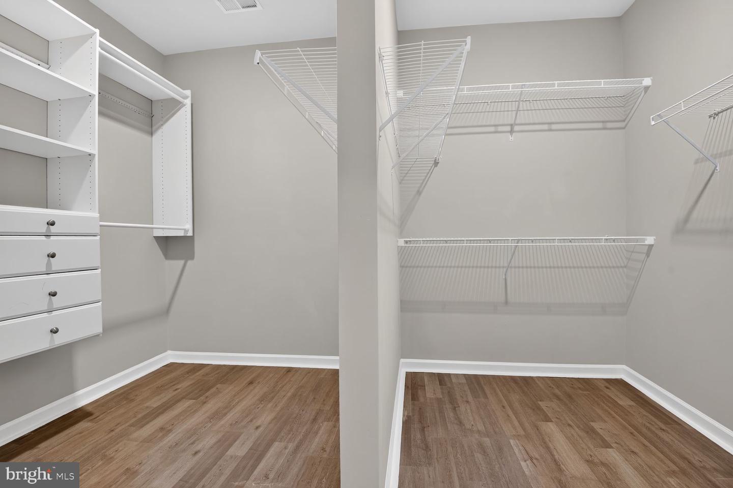 23465 Belvoir Woods Ter Property Photo 13