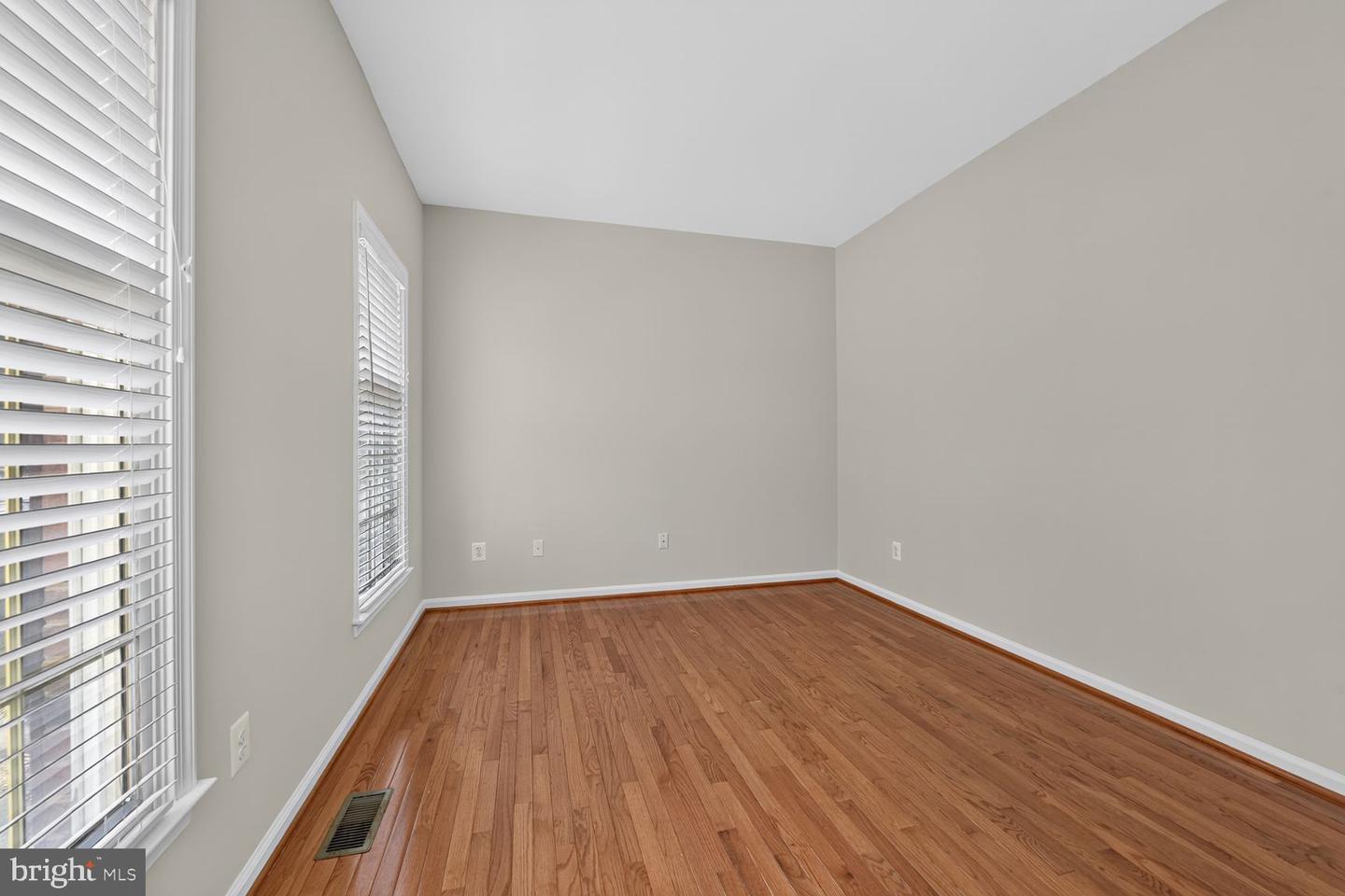 43602 Millay Ct Property Photo 10
